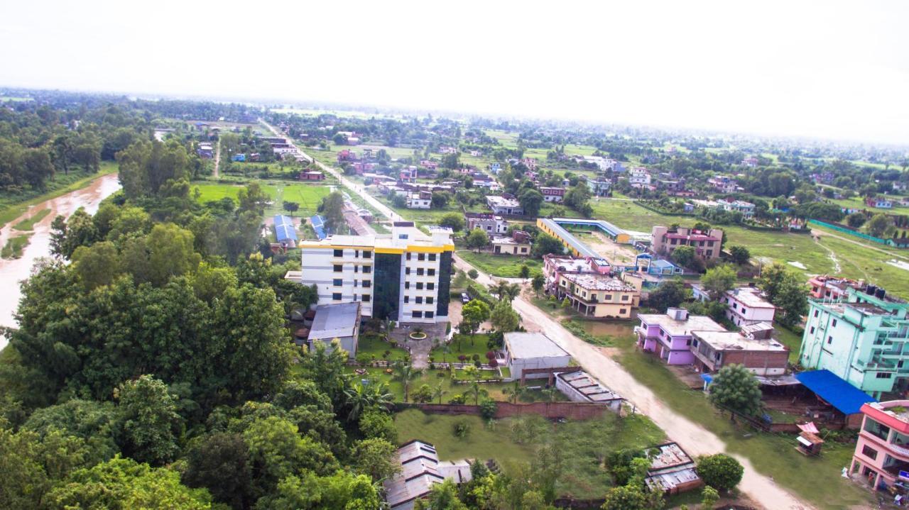 Siddhartha Hotel, Tikapur Exterior foto